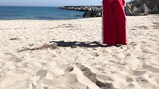 Risky Outdoor Beach Sex Almost Caught