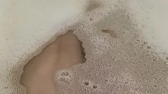 French Toes In Bubble Bath